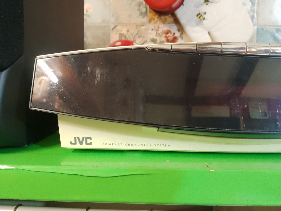 Sistem audio JVC .