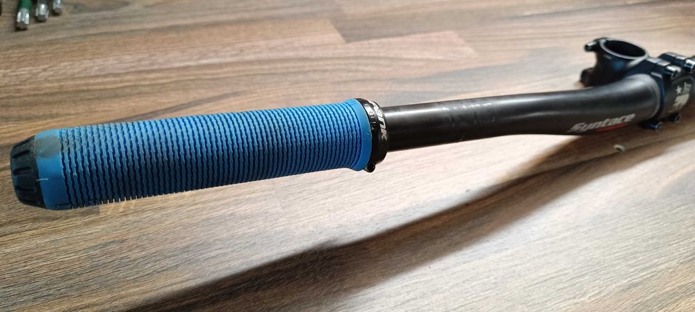 Карбоново кормило