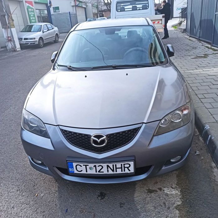 Mazda 3 Al doilea proprietar, foarte bine întreținută deține un rand de jante