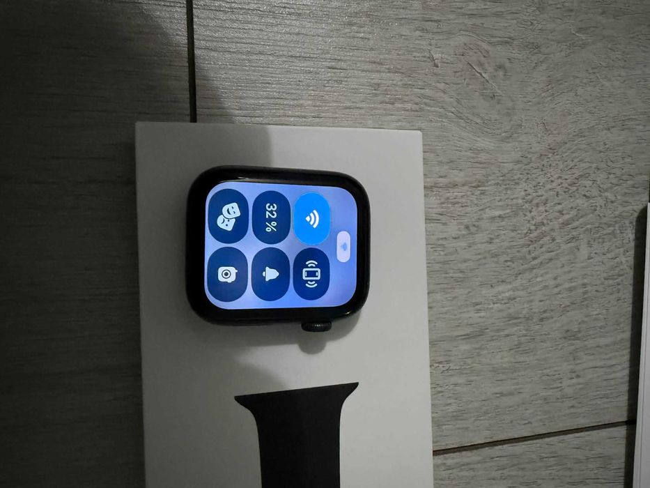 Apple watch SE space gray