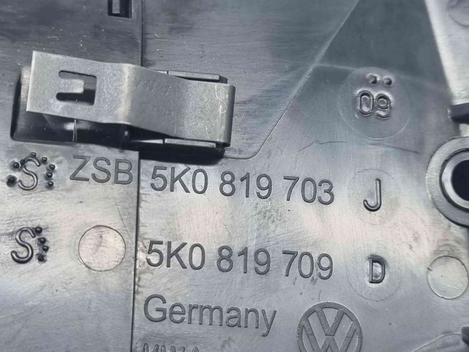 Grila aerisire stanga Volkswagen Golf 6 (5K1) [Fabr 2009-2013] 5K0819