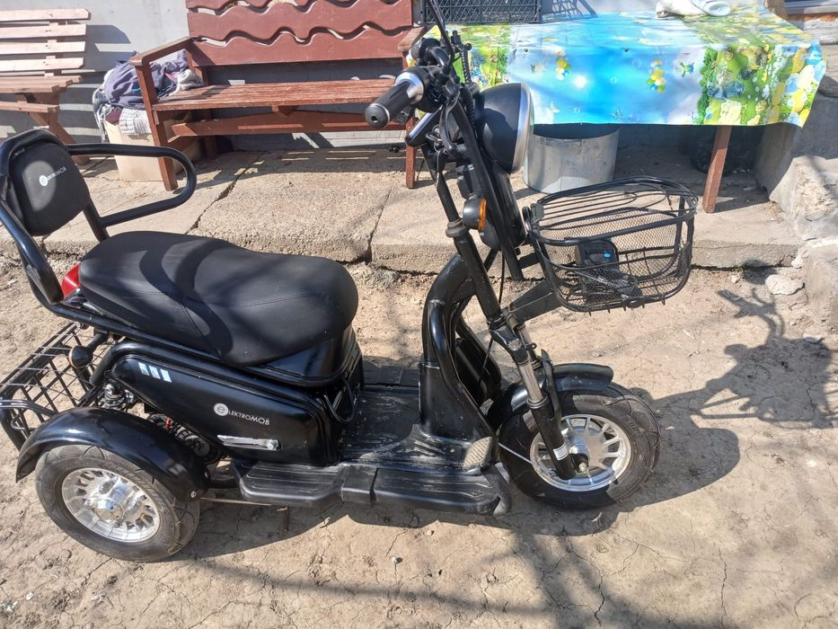 Moped, scuter electric