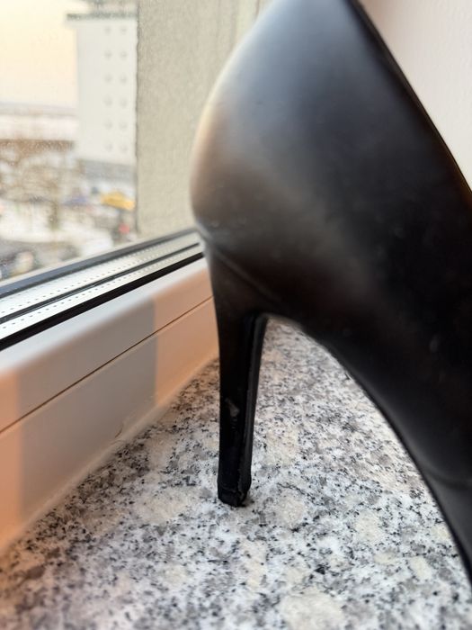 Pantofi cu toc Guess