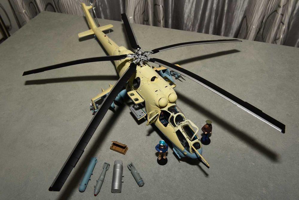 Machetă Elicopter de asalt MI-24V, Eaglemoss, scara 1/24.