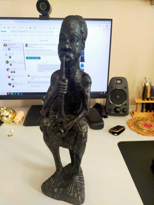 Sculptură veche africană din abanos masiv