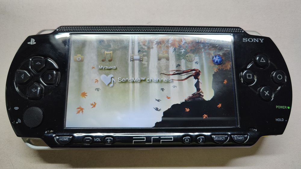 Срочно продам портативные консоли Sony PSP (модели 2001 и 1006)