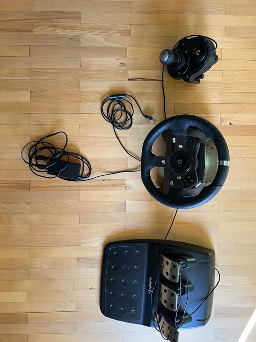 Logitech G920 Driving force Steering wheel + Shifter