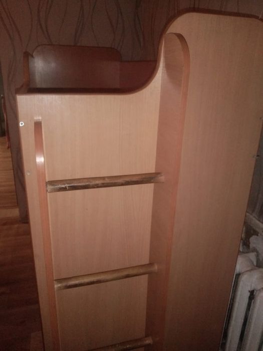 Продам двухъярусную кровать