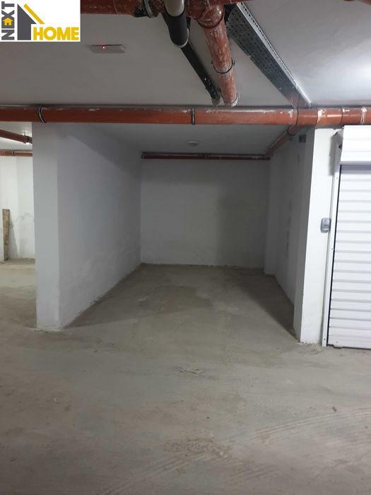 Обособено паркомясто в подземен гараж, близо до училище "Христо Ботев"