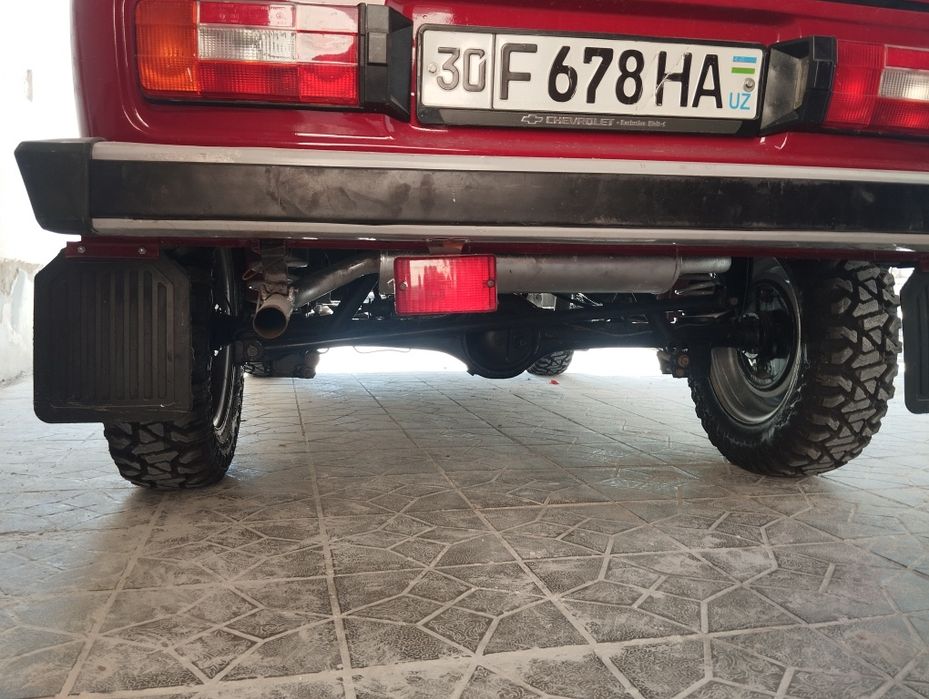 Нива сотилади холати янги 2121.  4×4