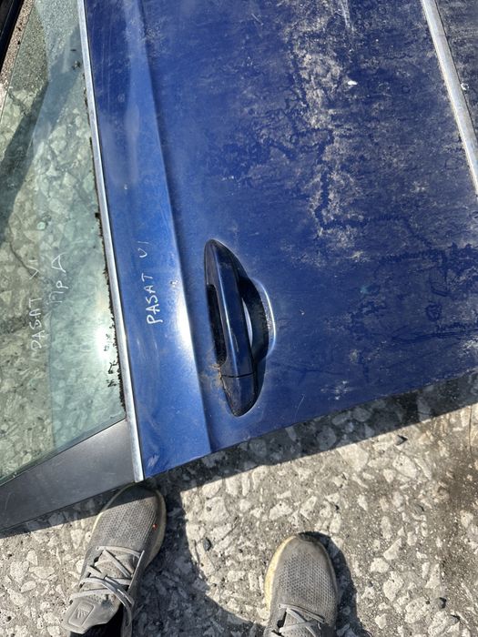 Врата дясна дясно огледало  брава Пасат б6 Passat b6 2006г