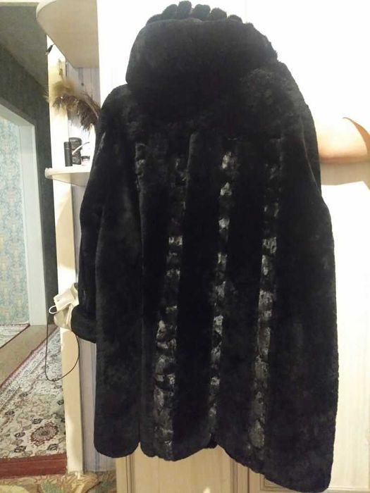 Продам Шубу мутоновую