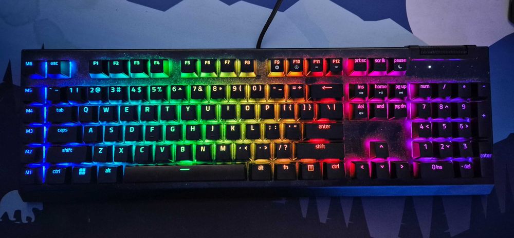 Tastatură Gaming Razer BlackWidow V4 X – Switch-uri Yellow Linear
