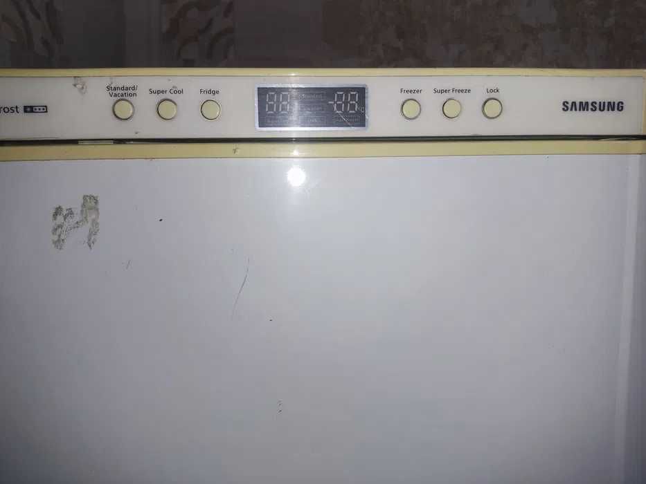 Холодильник Samsung RL-33EASW