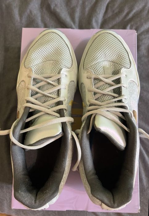 Баскетболни обувки 3 чифта.