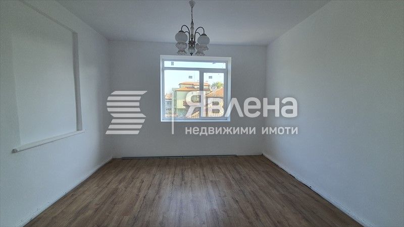 Продава се Промишлена сграда в Варна, Галата - 230 кв.м за 750 €/кв.м - Снимка #2