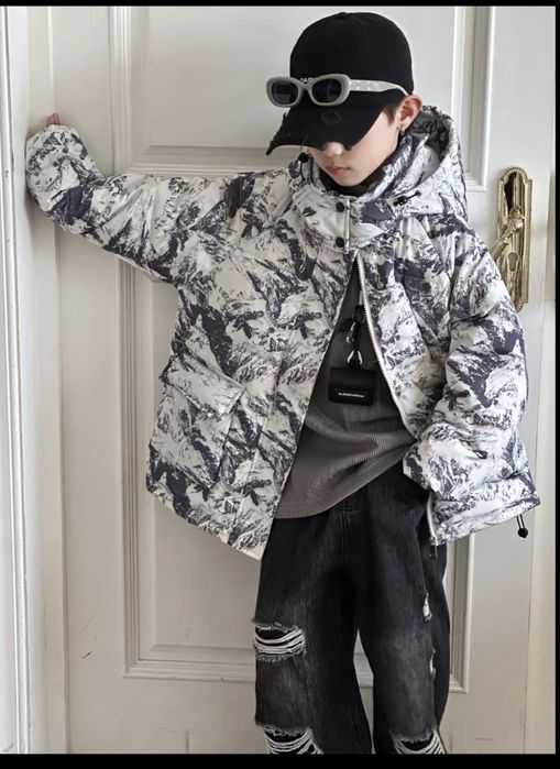 Продам детские куртки