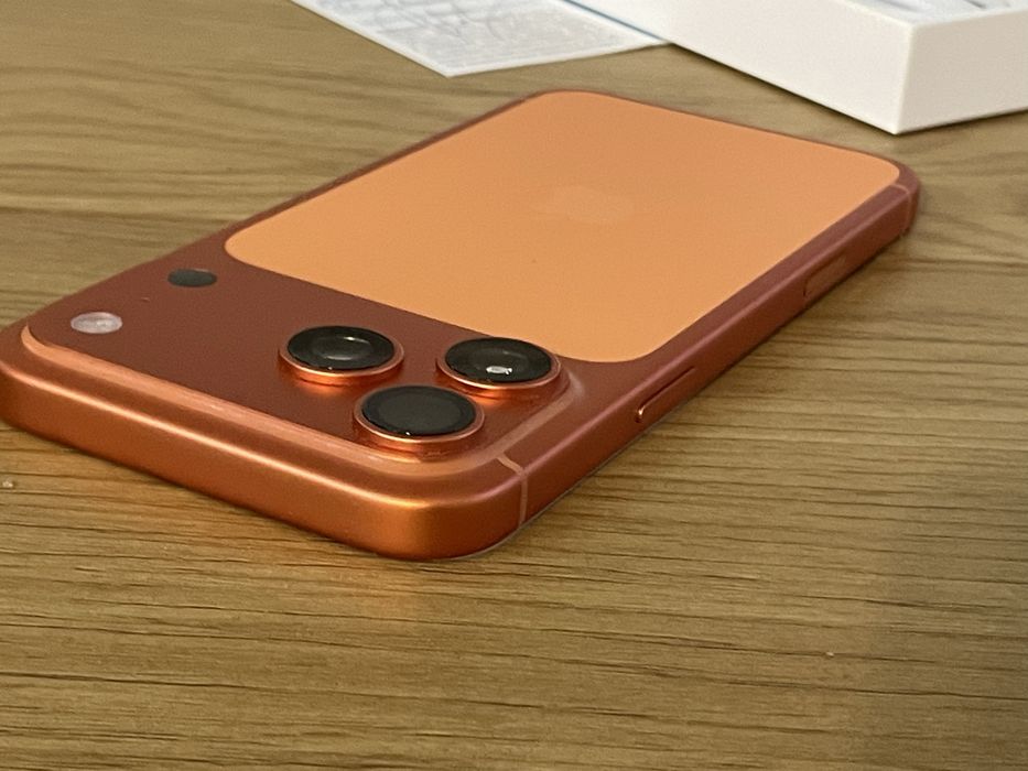 Бартер като нов iPhone 17 pro max 512gb 90 cycles 100%