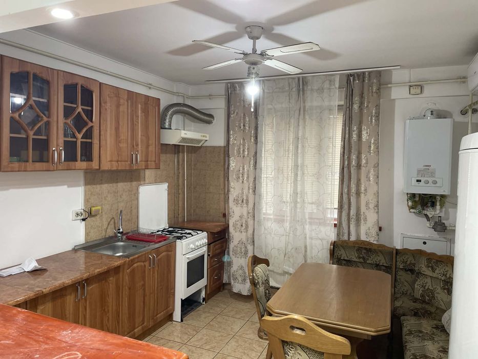 Apartament 2 camere + parcare privata de inchiriat in craiova 680 lei