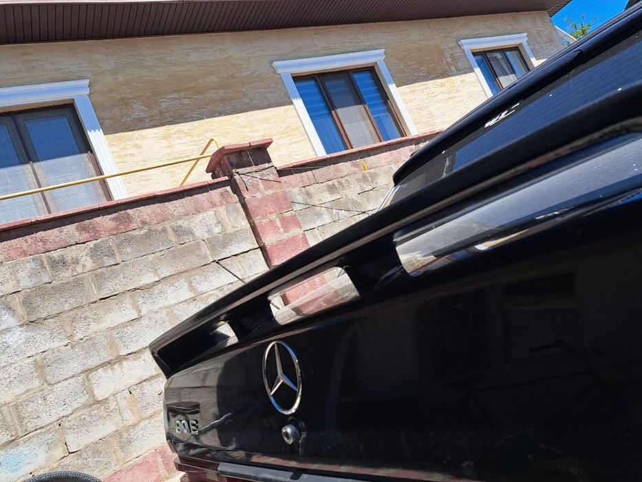 Продам спойлер на мерседес 190Е