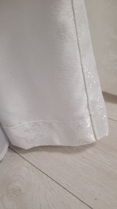 Draperii albe si turcoaz