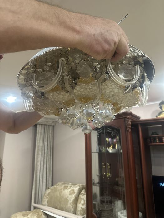 Продам красивую люстру в хорошем состоянии