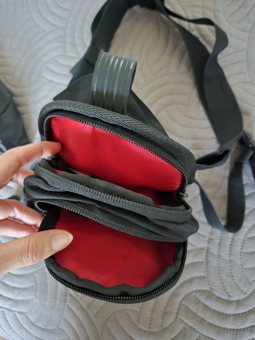 Черна чантичка за крак за мотор Furygan