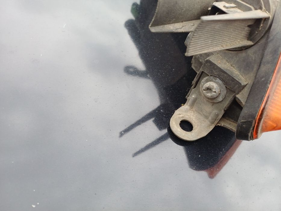 Ляв фар Форд КА 1999 година