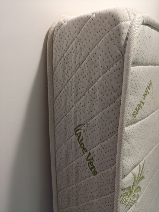 Продавам матрак на Тед