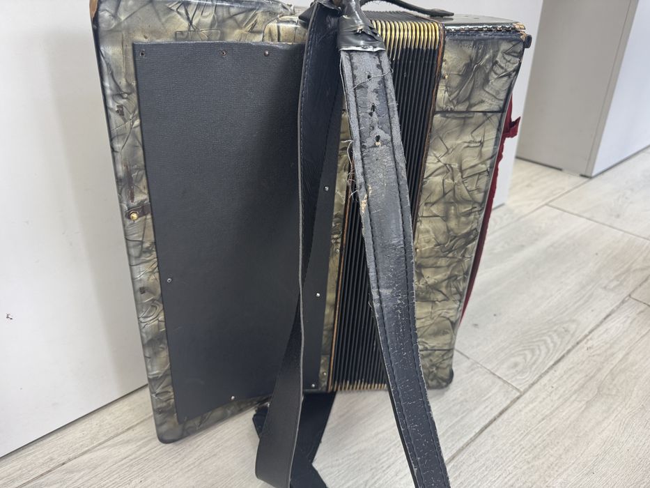 Acordeon Hohner Verdi II sita 120 basi