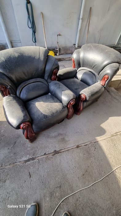 Кожаные кресла диваны