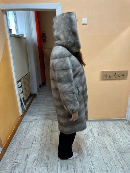 Продам норку шубу