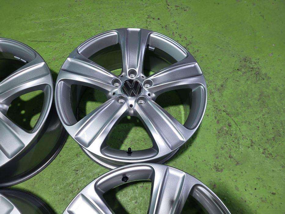 18 5x112 Vw Passat Touran Tiguan Golf Caddy Skoda Audi 5х112