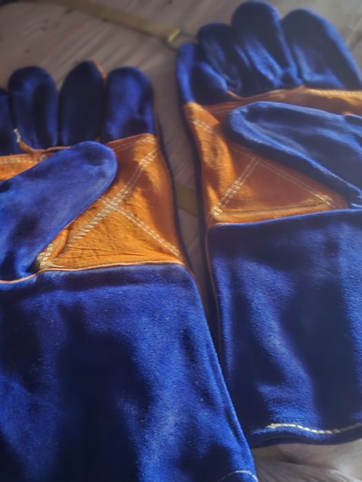 Продаю сварочные перчатки