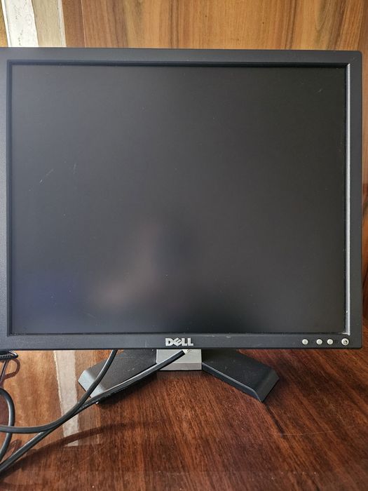 Монитор dell със захранващ кабел
