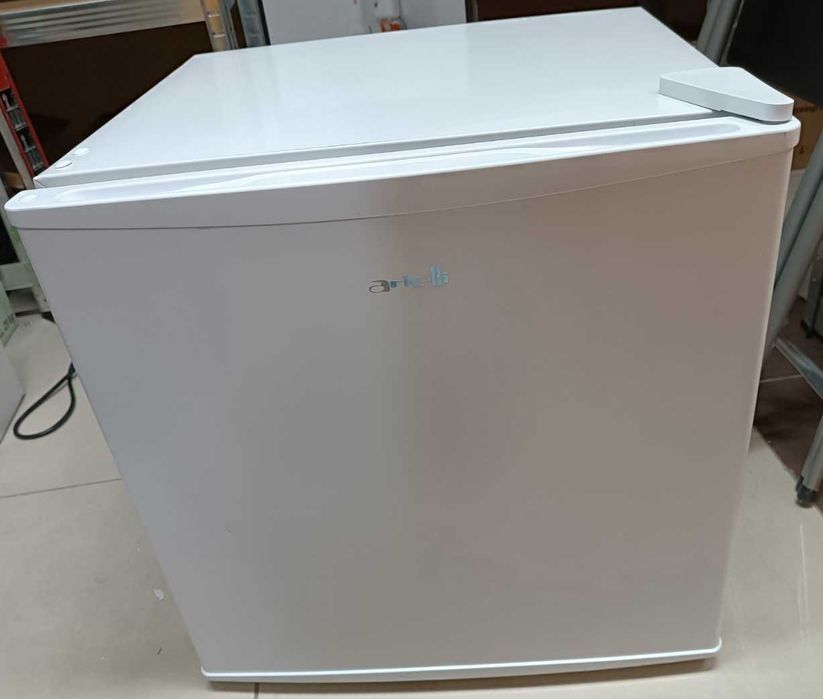 Мини Бар Хладилник Ариели Arielli Запазен
