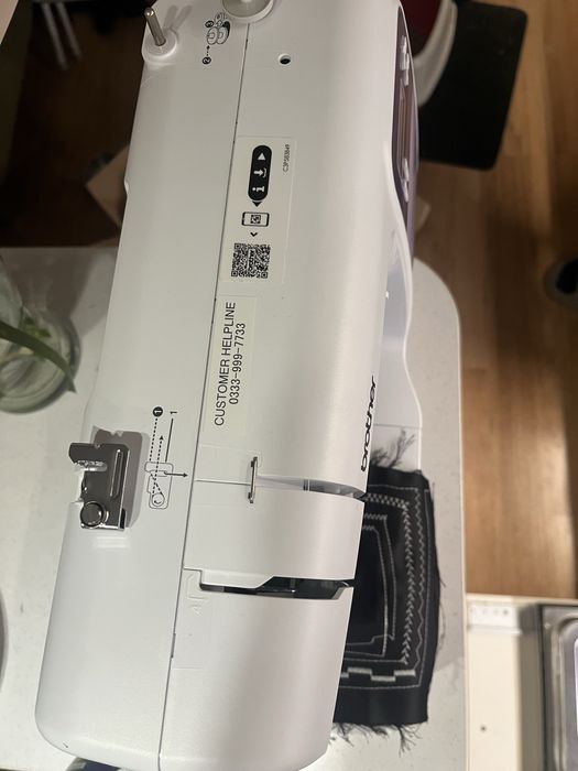 Mașină de cusut Brother FS70WTZU1 – computerizată, 70 cusături