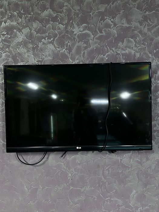 Телевизор LG в хорошем состоянии