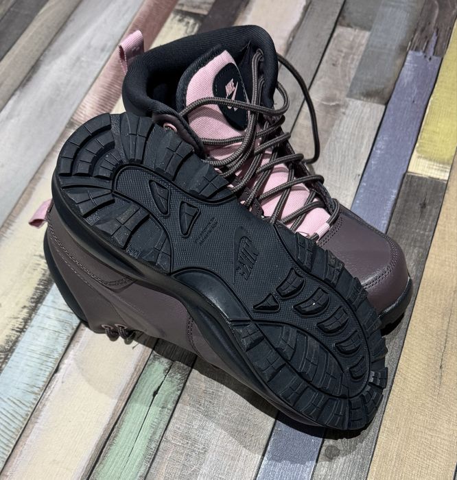 Ghete nike marimea 35,5, noi