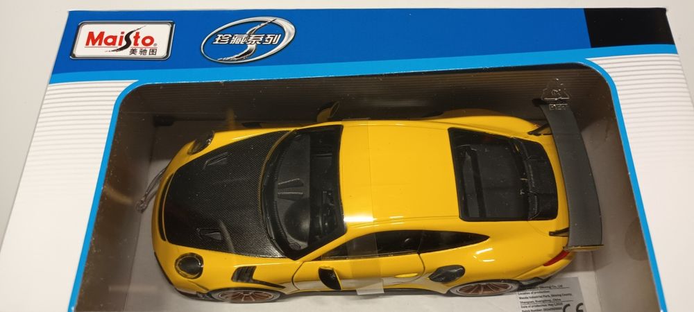 Macheta Porsche 911 GT2 RS 1:24 Maisto Special