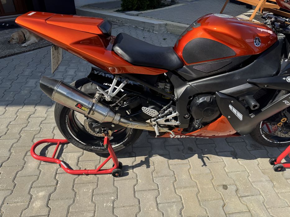 Yamaha YZF-R1  Rn09