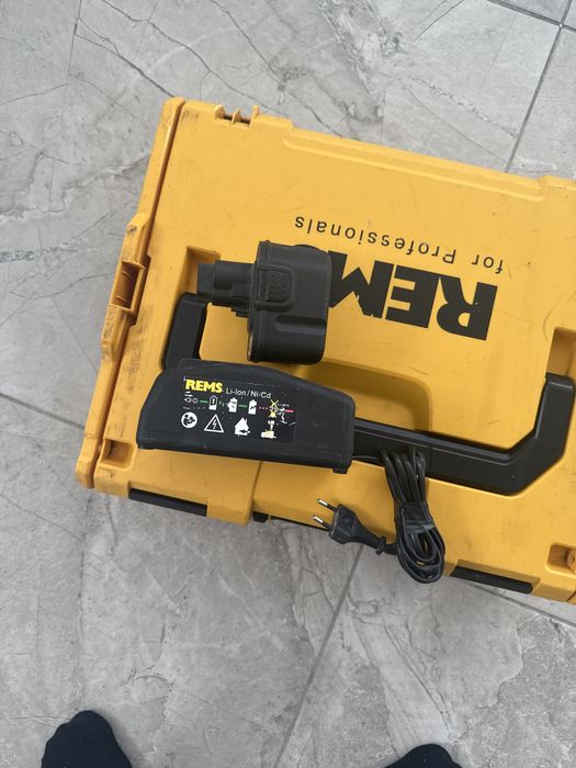 Vind set acumulator +incarcator 14,4 REMS Mini Press  noi