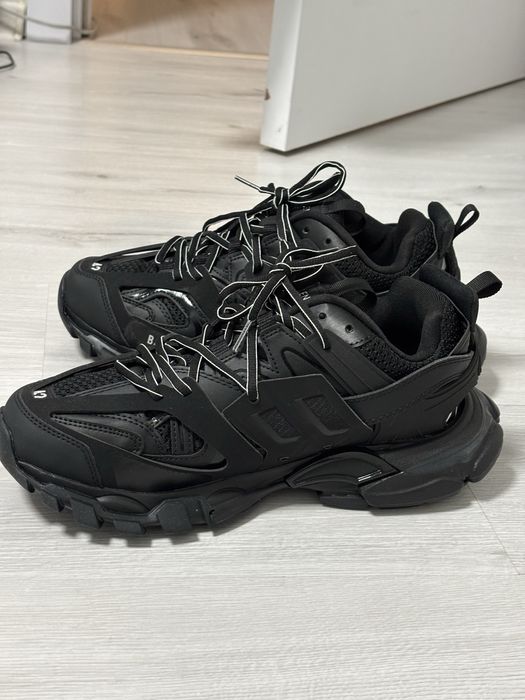 Balenciaga track 42