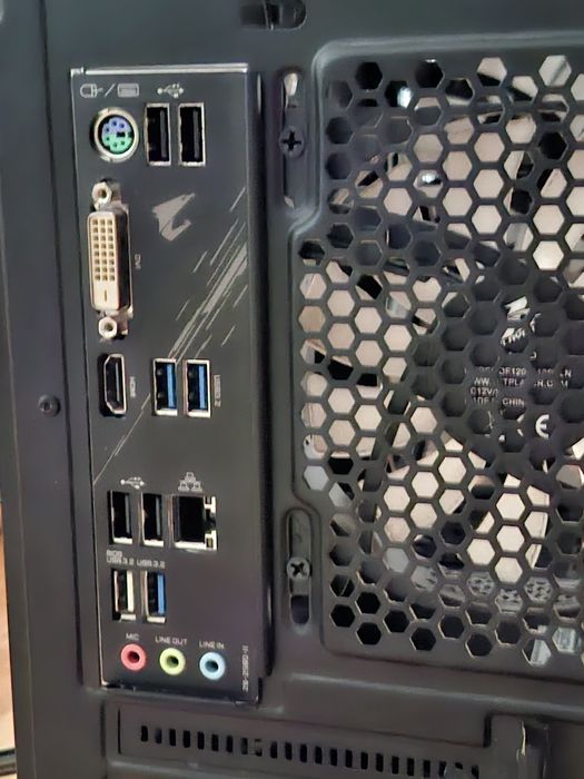 PC Gaming Ryzen 5 3600 | Aorus Elite B550 | 16GB RAM