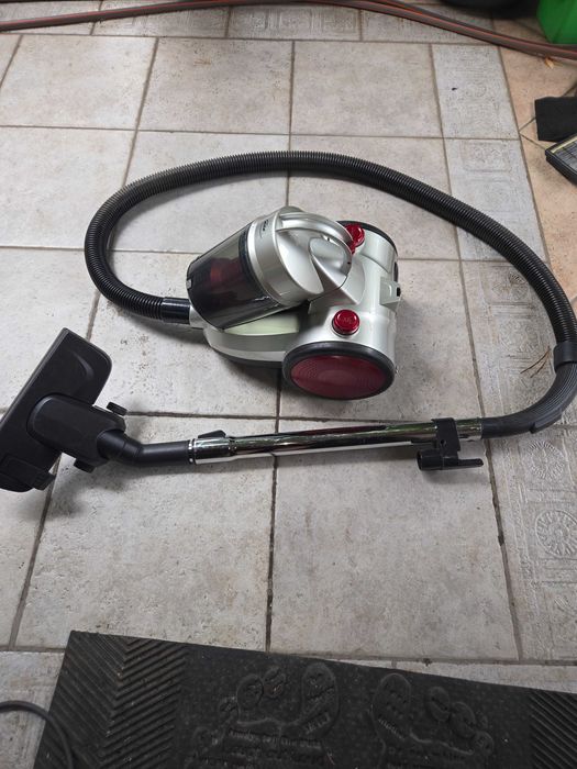 Прахосмукачка Elta 1000w