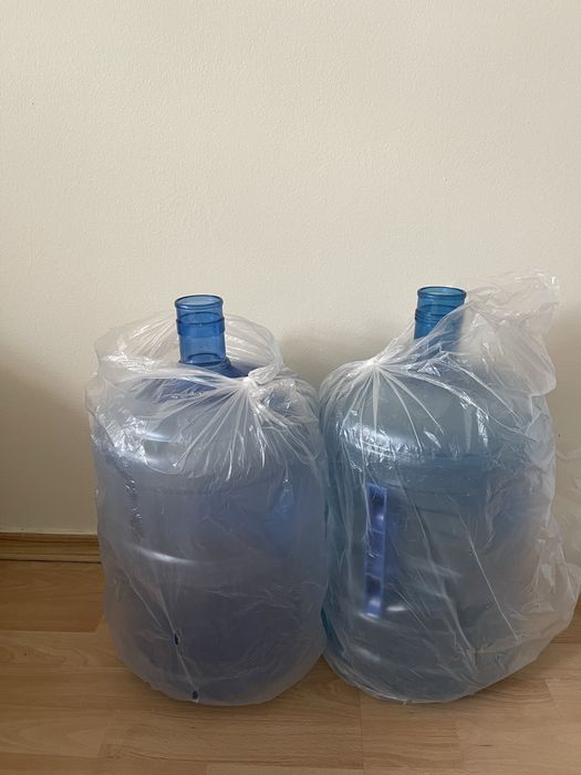 Продам бутыли 19 литров