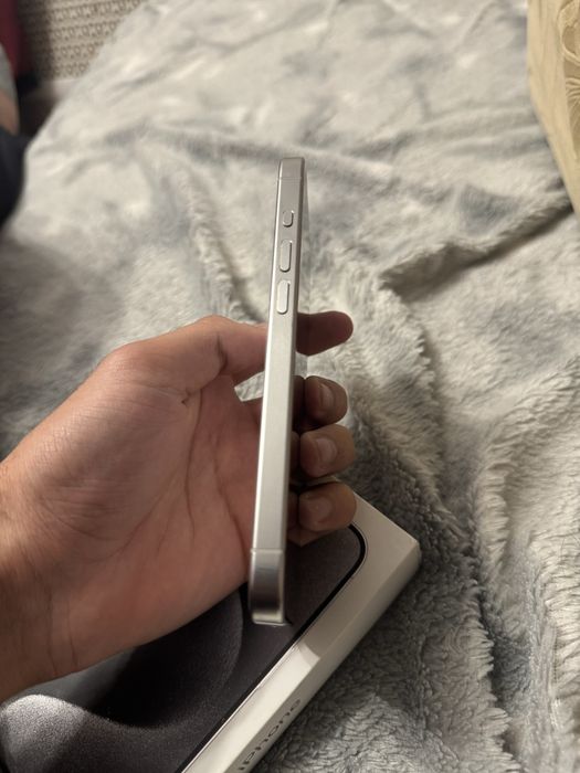 Iphone 15 pro 256 white 81%