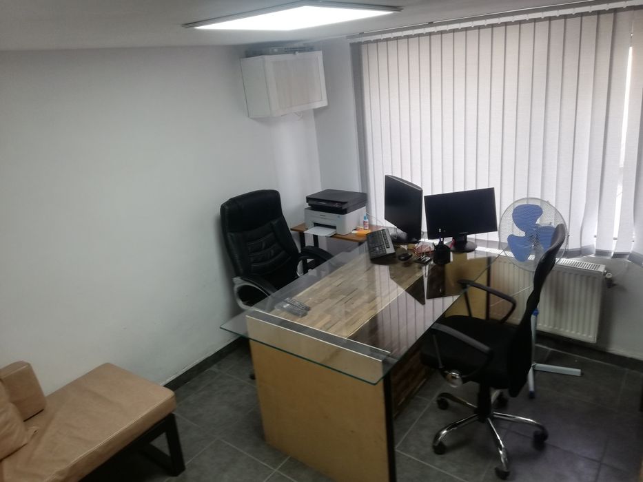 Дизайнерски офис мебели