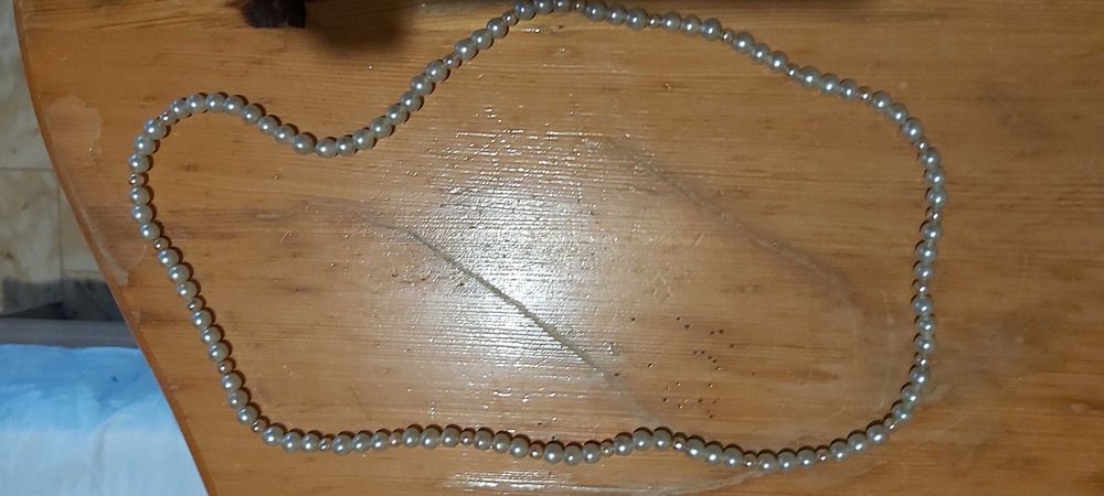 Продавам дамски гердан от перли