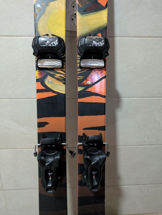 Schiuri Volkl Revolt 95 165cm Freeride Freestyle